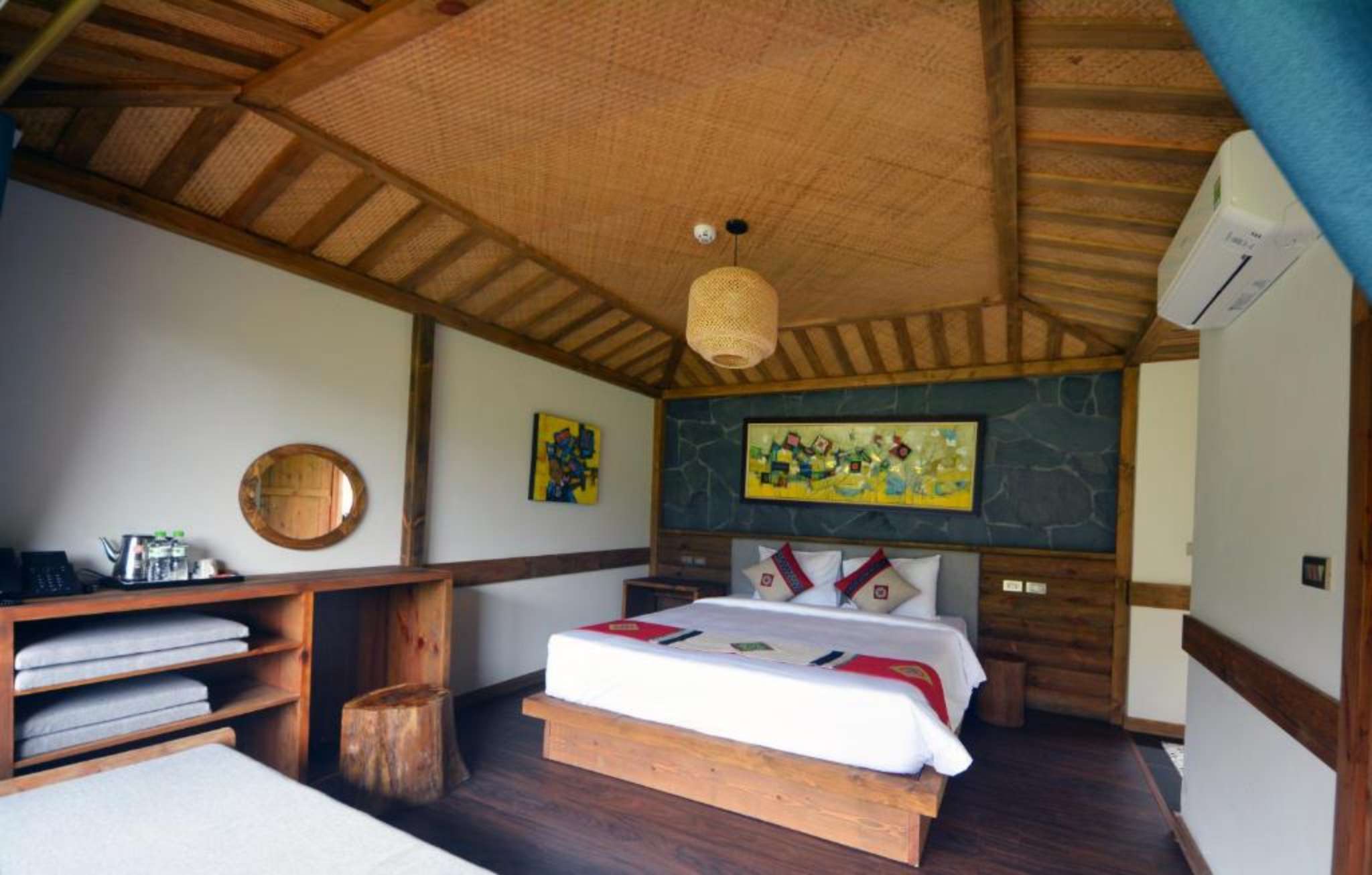 Phòng deluxe tại Sin Chai Ecolodge